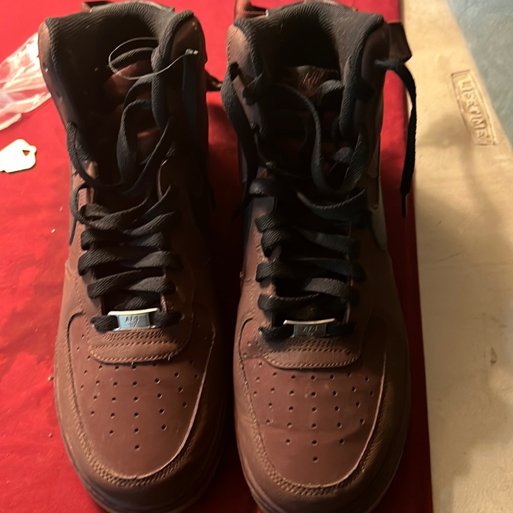 Burgundy and black Air Force One with gum bottom in excellent condition